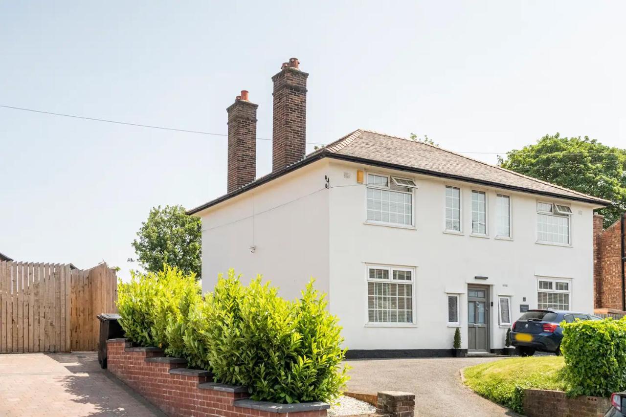 Charming Chester Studio With Private Garden & Free Parking ภายนอก รูปภาพ
